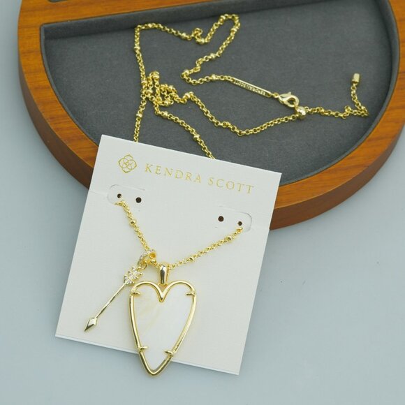 💗✨Kendra Scott White Heart Gold Pendant Necklace with Arrow Charm - Picture 2 of 5